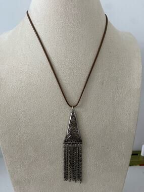 Triangle pendant necklace
